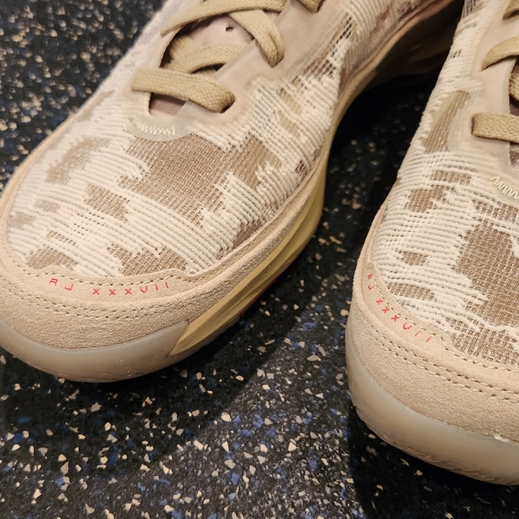 Air Jordan XXXVII size 11 - Picture 6 of 9